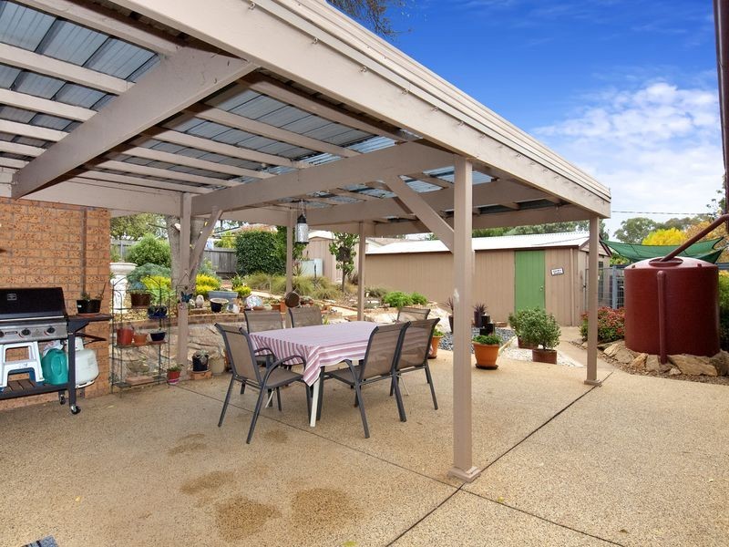 9 Solomon Crescent, Latham ACT 2615