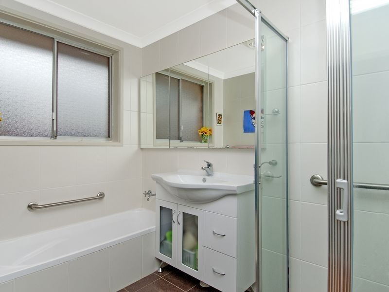 9 Solomon Crescent, Latham ACT 2615
