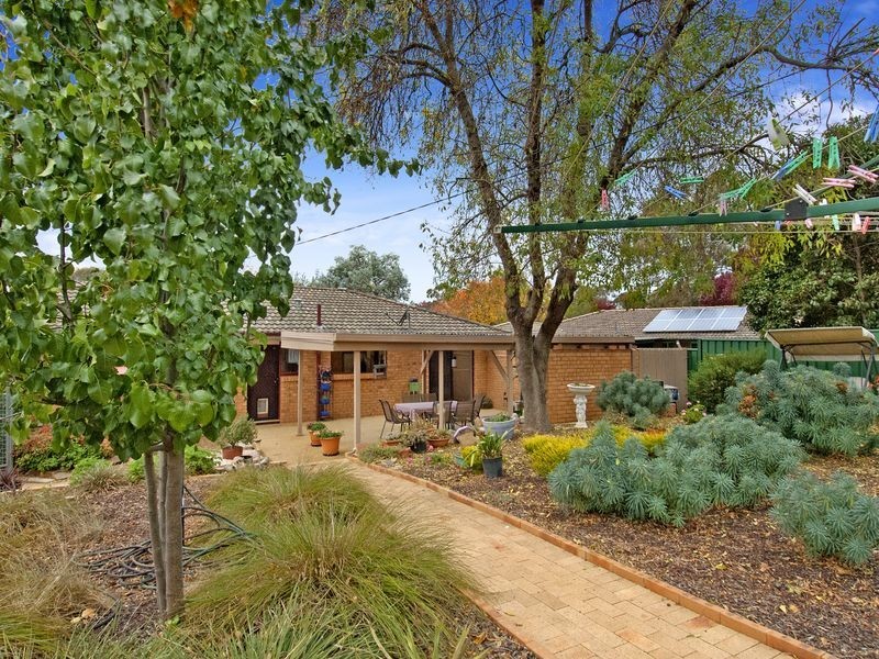 9 Solomon Crescent, Latham ACT 2615