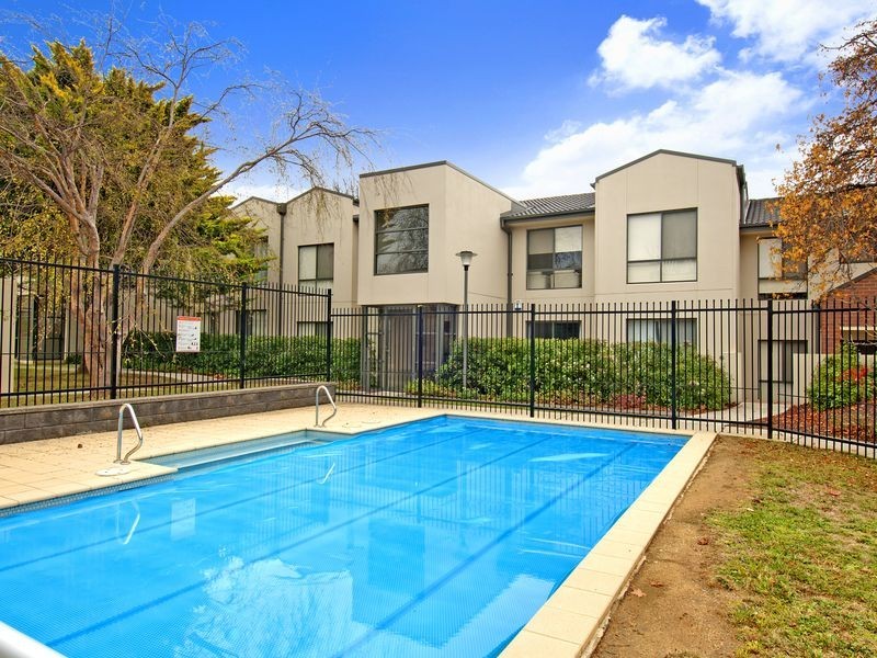 10/2 Archibald Street, Lyneham ACT 2602