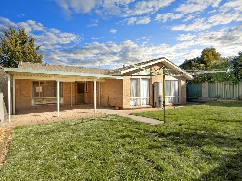 1 Tattersall Crescent, Florey ACT 2615