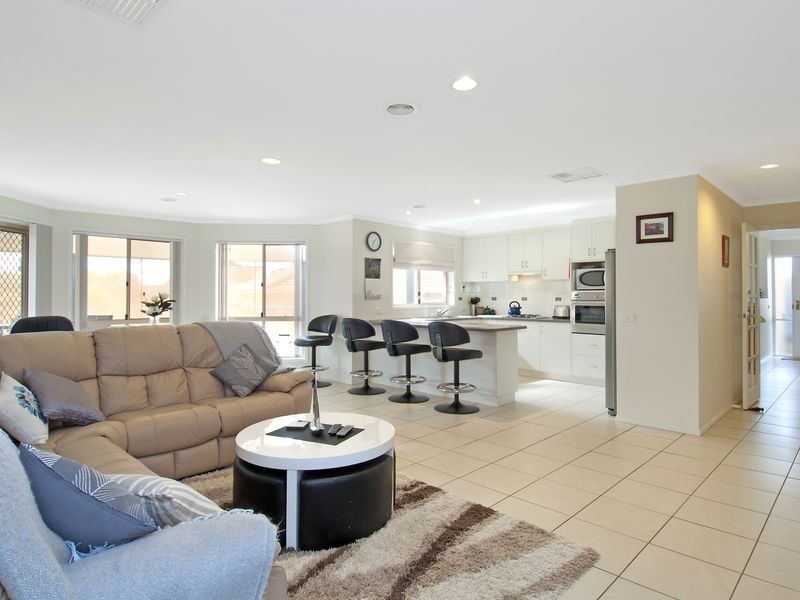 14 Splayd Place, Dunlop ACT 2615