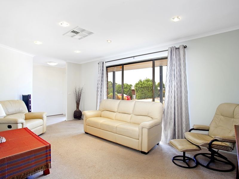 19 Herron Crescent, Latham ACT 2615