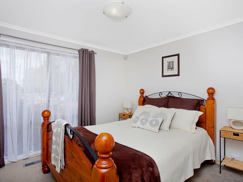 19 Herron Crescent, Latham ACT 2615