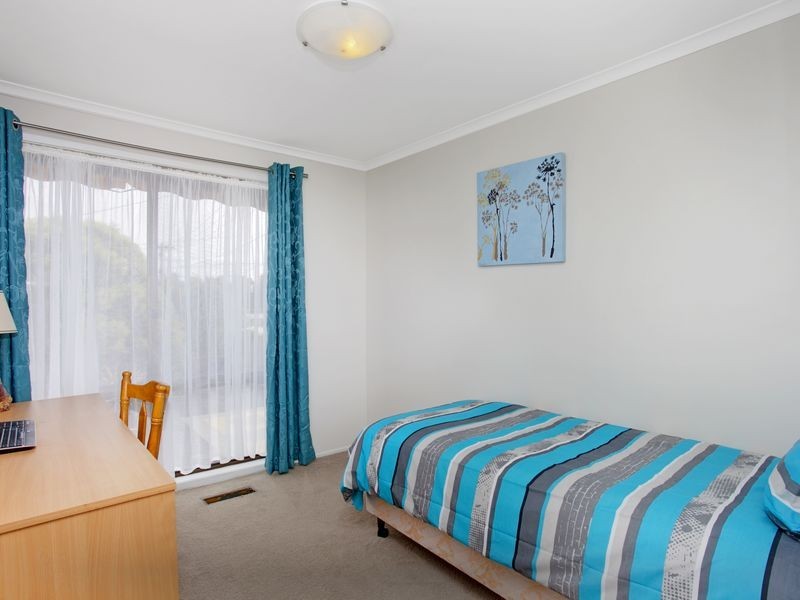 19 Herron Crescent, Latham ACT 2615