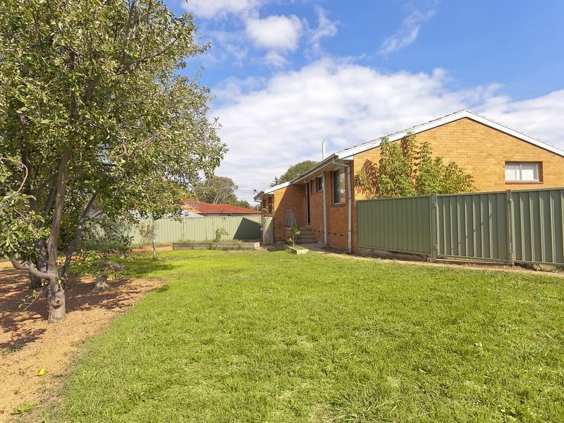 18 Fiaschi Street, Macgregor ACT 2615