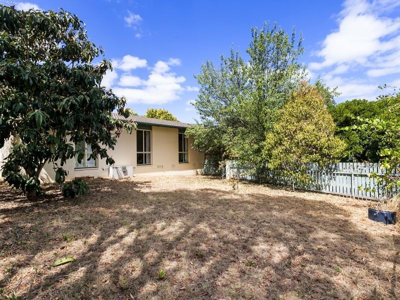 30 Geeves Court, Charnwood ACT 2615
