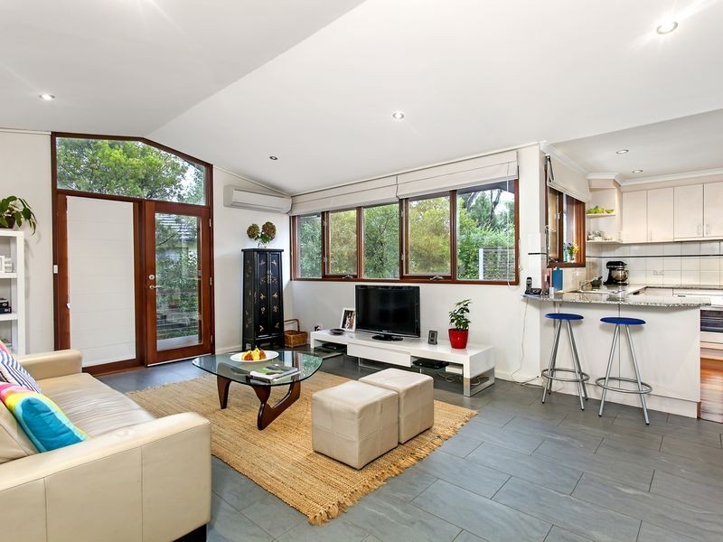 10 Derrick Street, Campbell ACT 2612