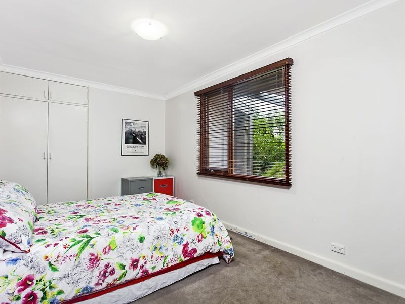 10 Derrick Street, Campbell ACT 2612