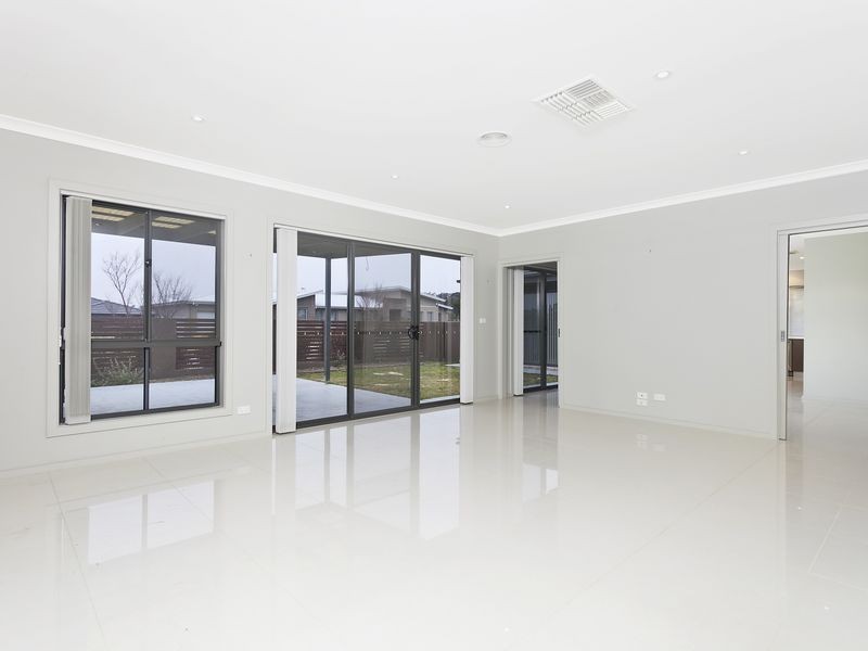 1 Allnutt Crescent, Forde ACT 2914