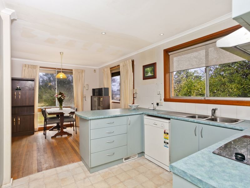 5 Hirschfeld Crescent, Macgregor ACT 2615