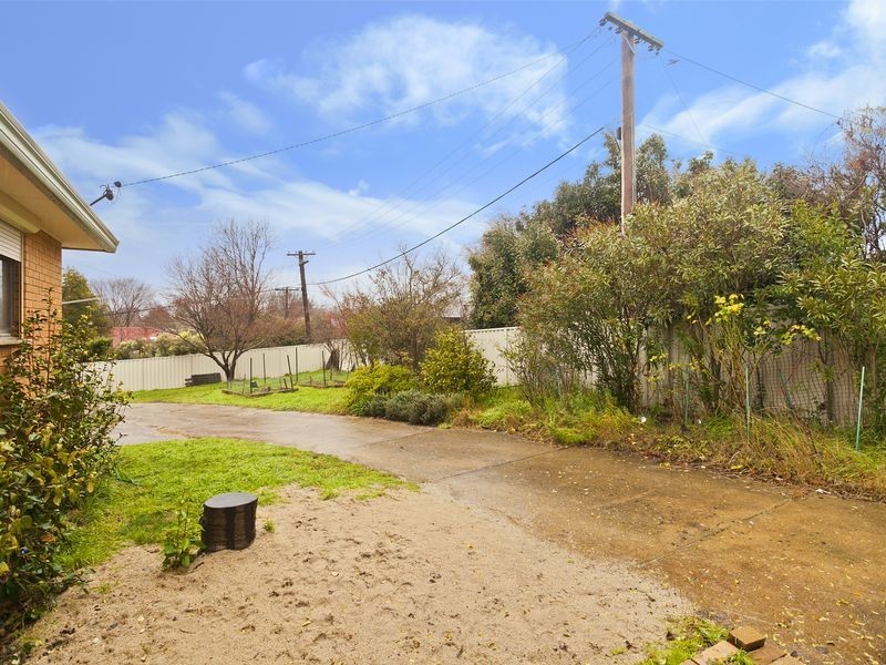 5 Hirschfeld Crescent, Macgregor ACT 2615
