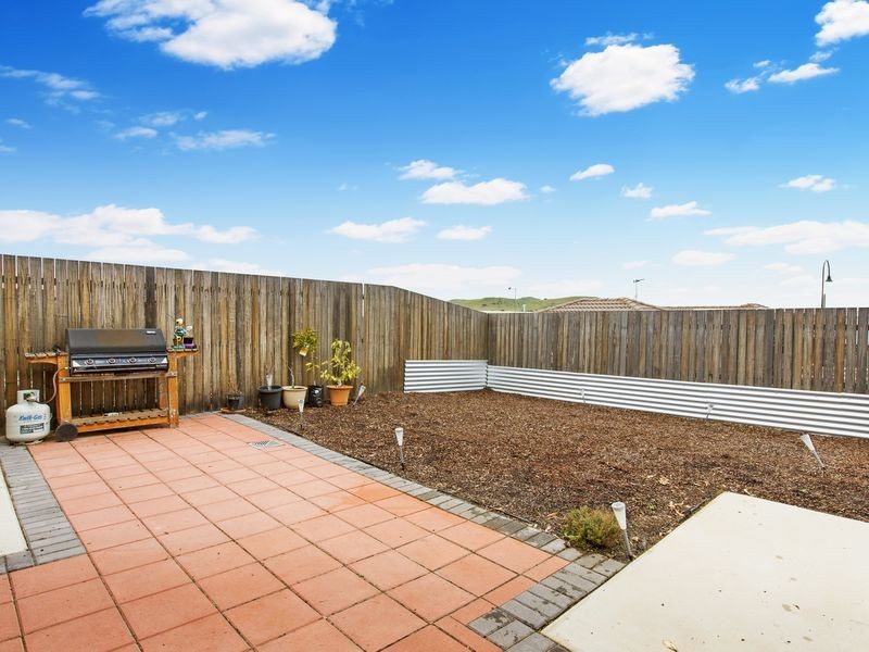 4 Audrey Cahn Street, Macgregor ACT 2615