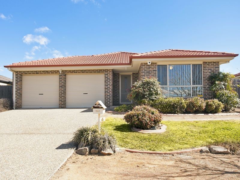 4 Elm Grove, Gungahlin ACT 2912