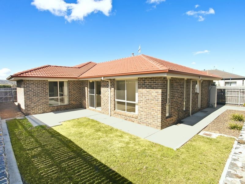 4 Elm Grove, Gungahlin ACT 2912