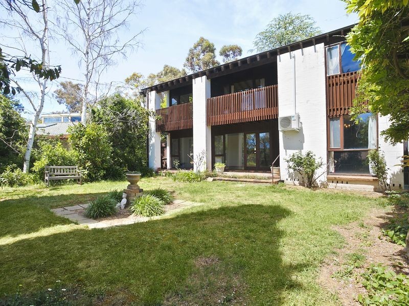 18 Oakes Street, Cook ACT 2614