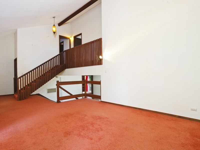 18 Oakes Street, Cook ACT 2614
