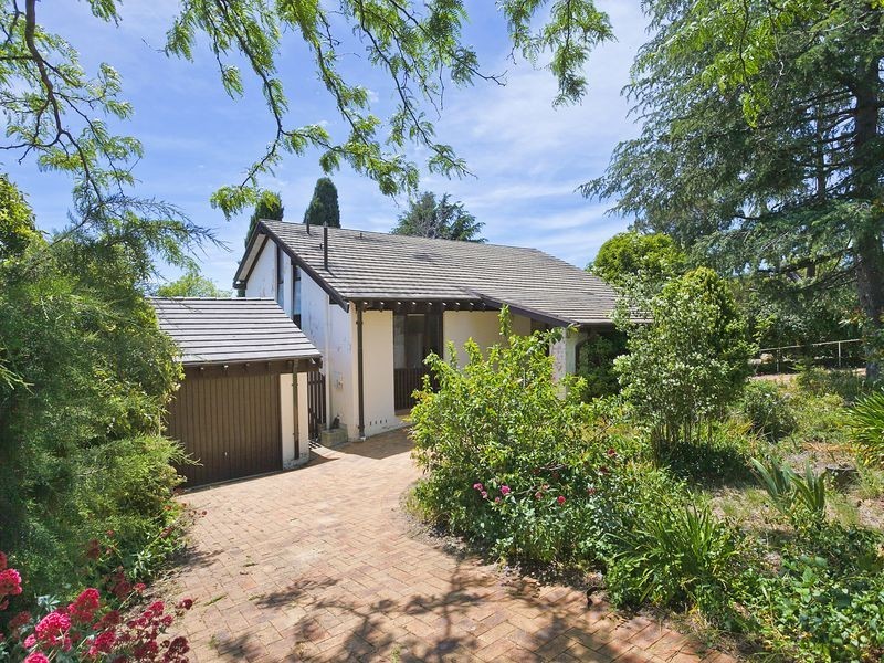 18 Oakes Street, Cook ACT 2614