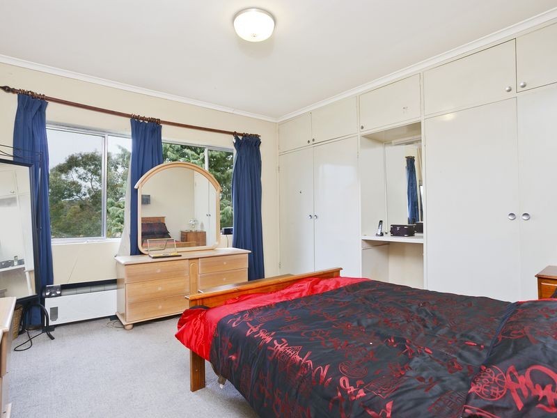 19 Biraban Place, Macquarie ACT 2614