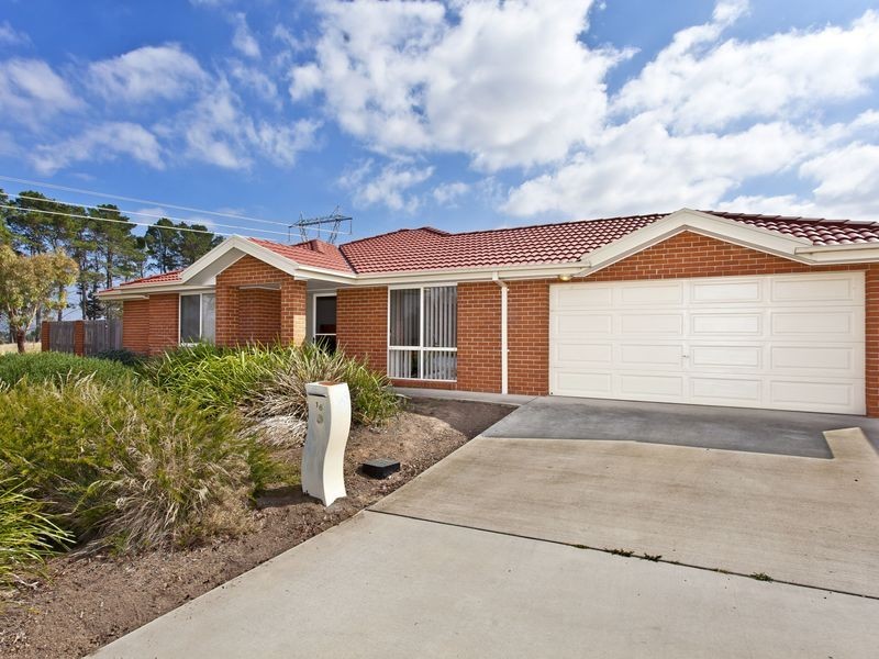 16 Hazelton Street, Macgregor ACT 2615