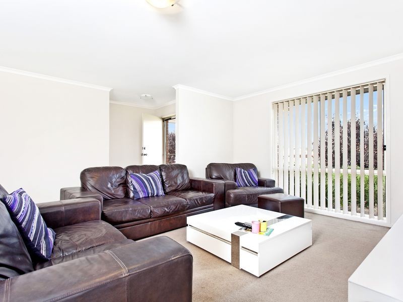 16 Hazelton Street, Macgregor ACT 2615