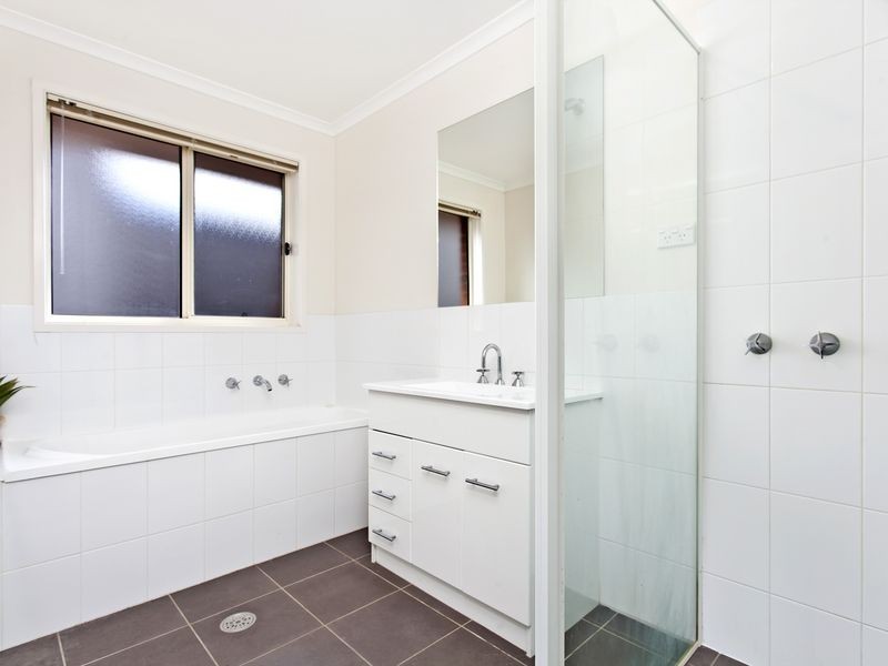 16 Hazelton Street, Macgregor ACT 2615