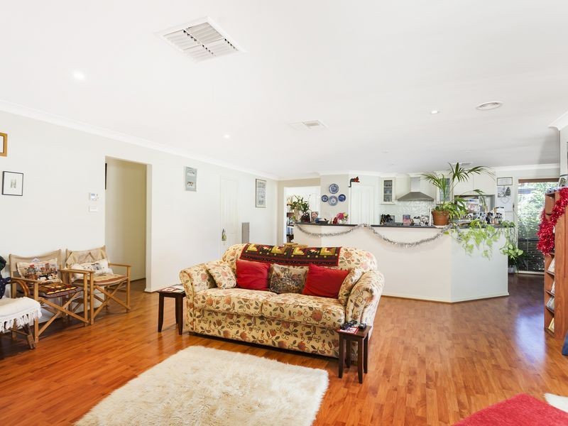22 Douglas Waterhouse Drive, Dunlop ACT 2615