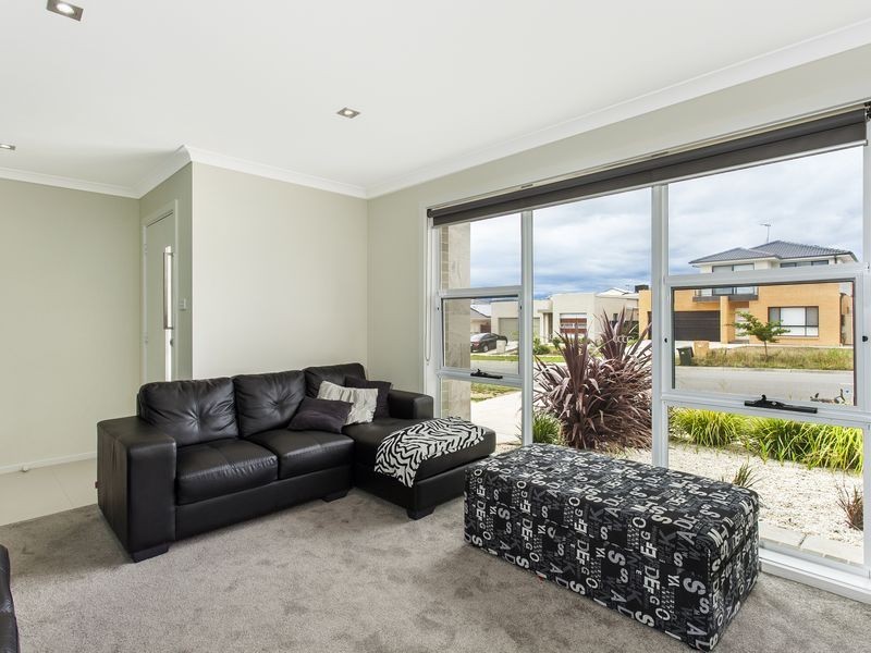 97 Essie Coffey Street, Bonner ACT 2914