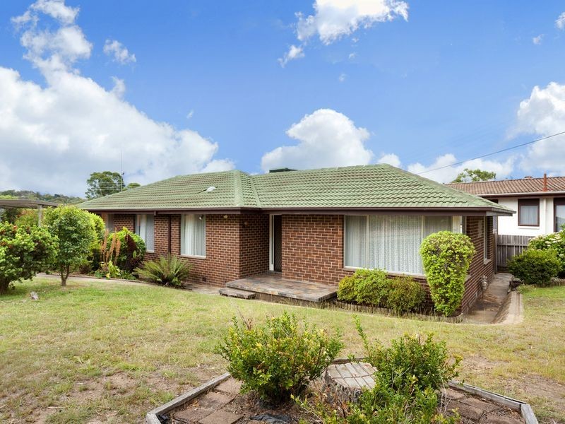 8 Backhouse Street, Latham ACT 2615