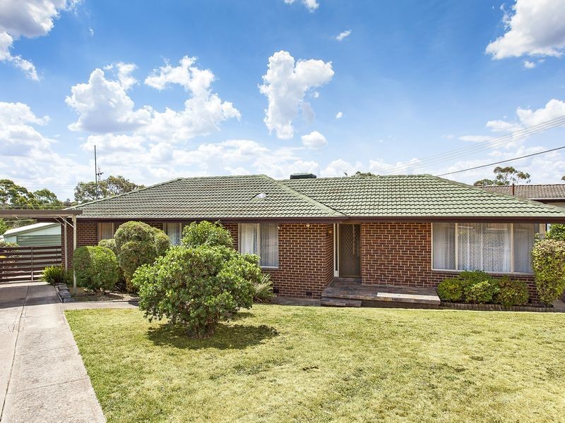 8 Backhouse Street, Latham ACT 2615