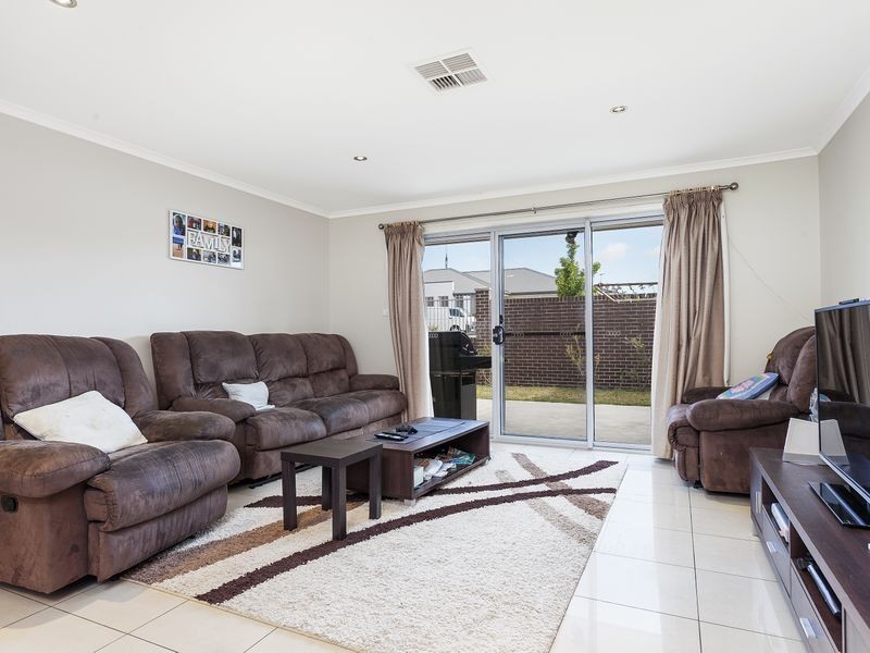 14/21 Gordon Withnall Crescent, Dunlop ACT 2615