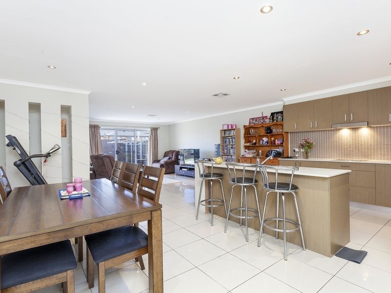 14/21 Gordon Withnall Crescent, Dunlop ACT 2615