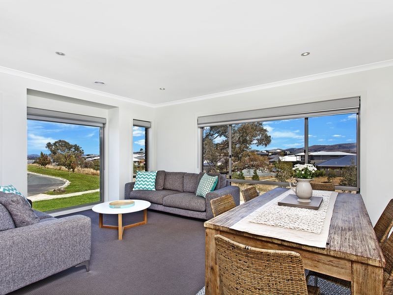 22 Pearl Gibbs Circuit, Bonner ACT 2914