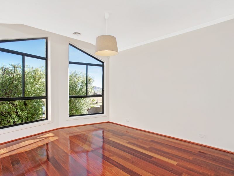 12 Courtneidge Street, Dunlop ACT 2615