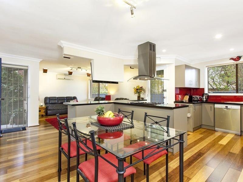 9 Squire Place, Charnwood ACT 2615