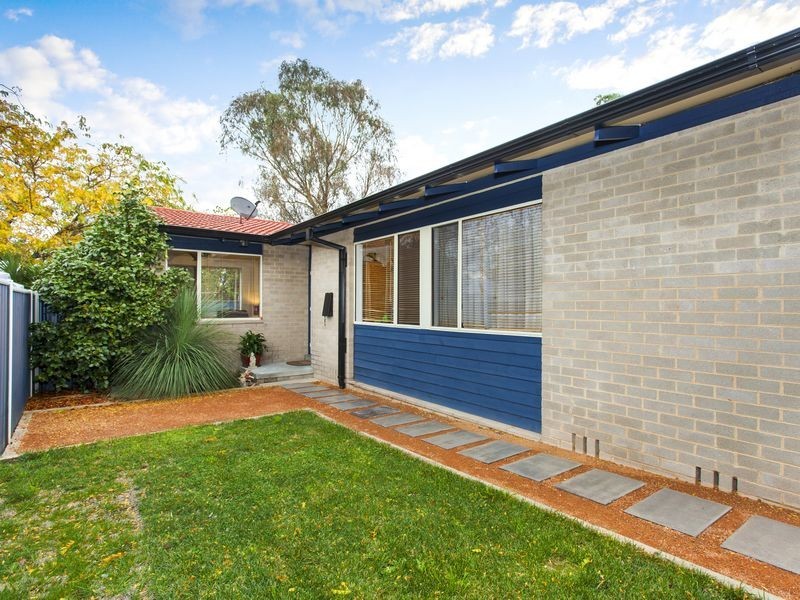 9 Squire Place, Charnwood ACT 2615