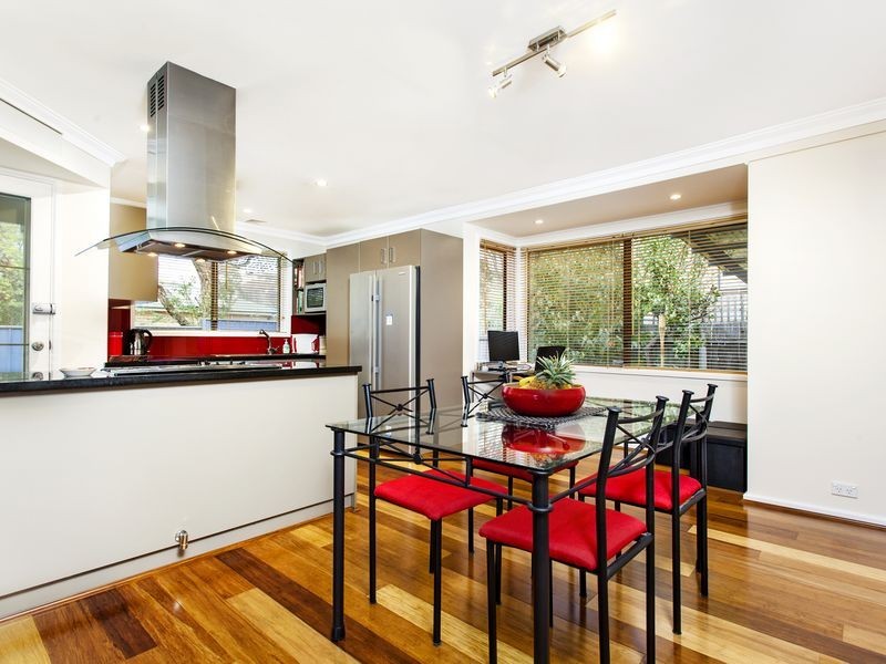 9 Squire Place, Charnwood ACT 2615