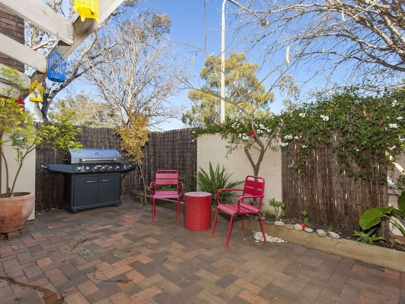 8 Earle Place, Page ACT 2614