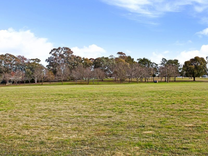 10 Leycester Place, Charnwood ACT 2615