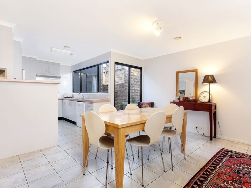 27 Rule Street, Isaacs ACT 2607