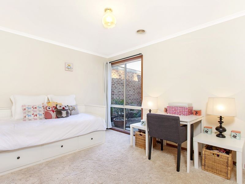 27 Rule Street, Isaacs ACT 2607