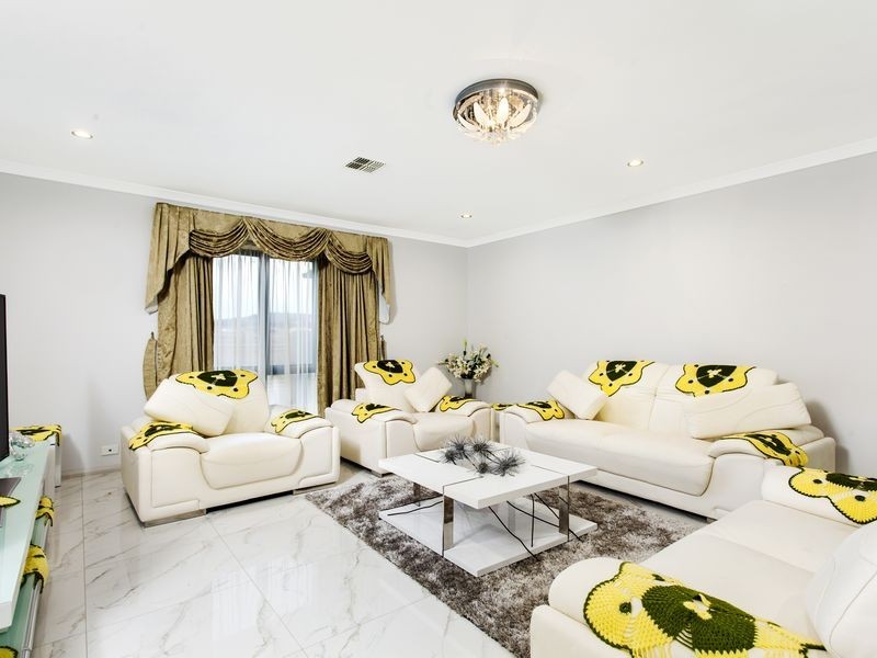 18 Starcevich Crescent, Amaroo ACT 2914