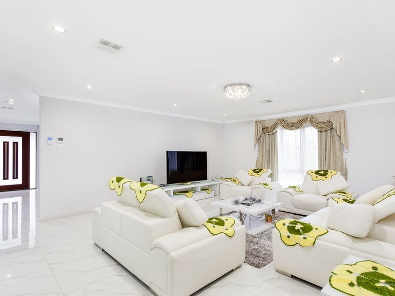 18 Starcevich Crescent, Amaroo ACT 2914