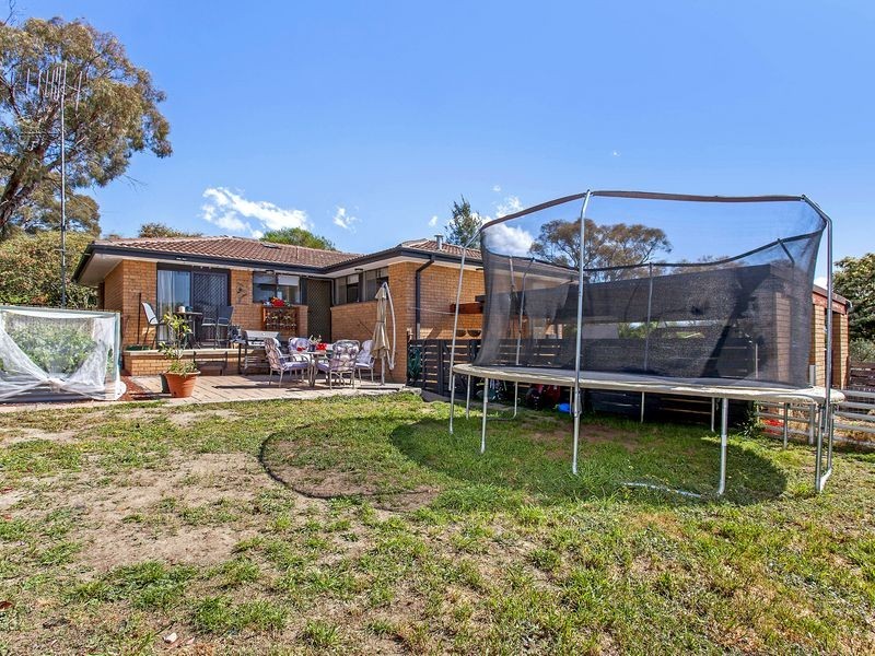 9 Stuckey Place, Charnwood ACT 2615