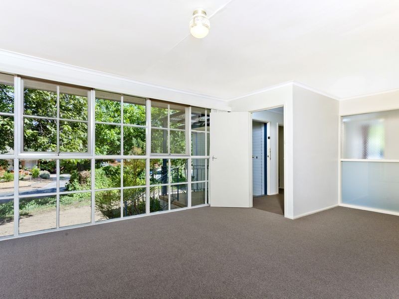8 Taylor Place, Hackett ACT 2602