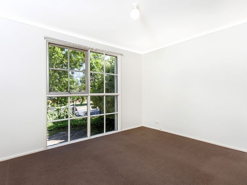 8 Taylor Place, Hackett ACT 2602