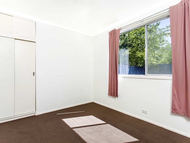 8 Taylor Place, Hackett ACT 2602