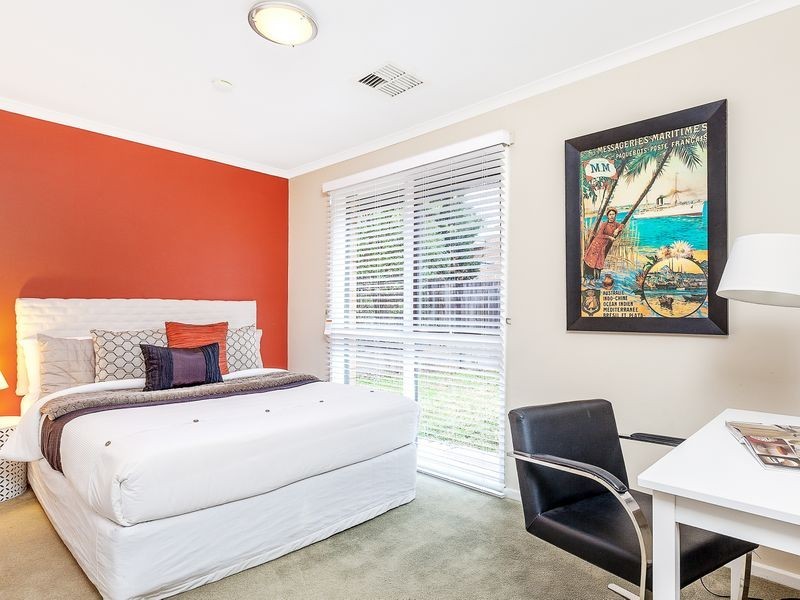 17 Hinchcliffe Place, Spence ACT 2615