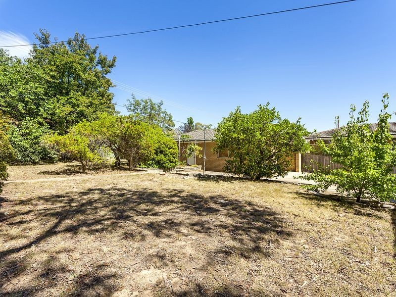 37 Grylls Crescent, Cook ACT 2614