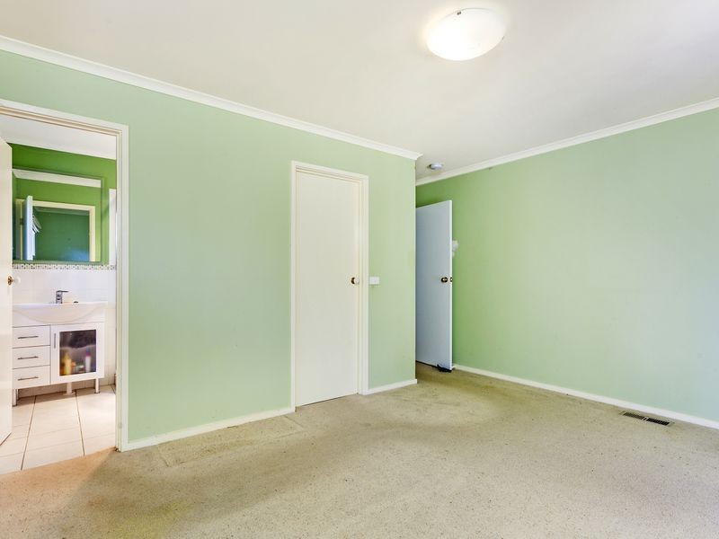 35 Kinchela Crescent, Latham ACT 2615